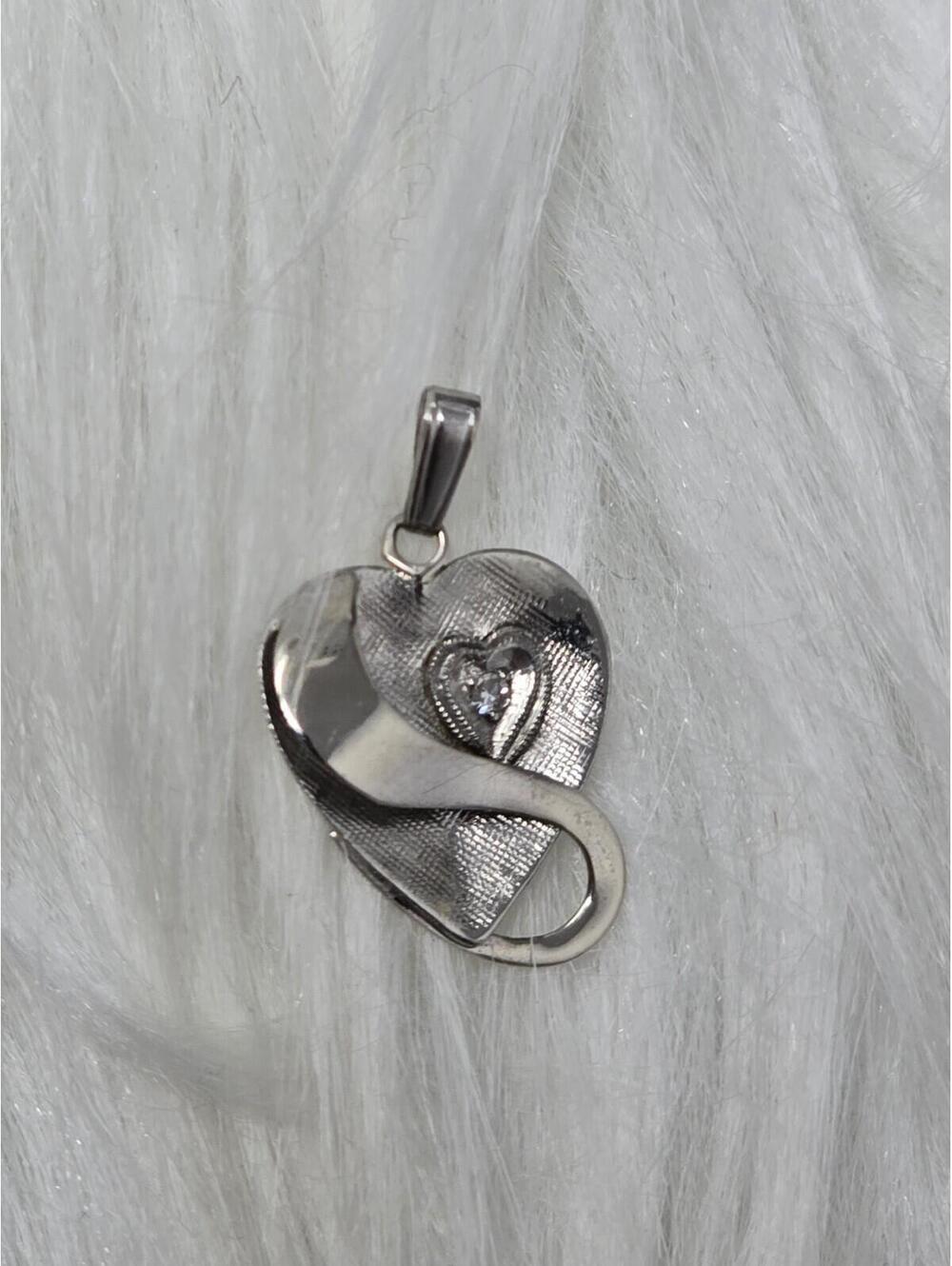 10K White Gold Diamond Chip Heart Pendant Scroll Design 1g - Picture 2 of 6